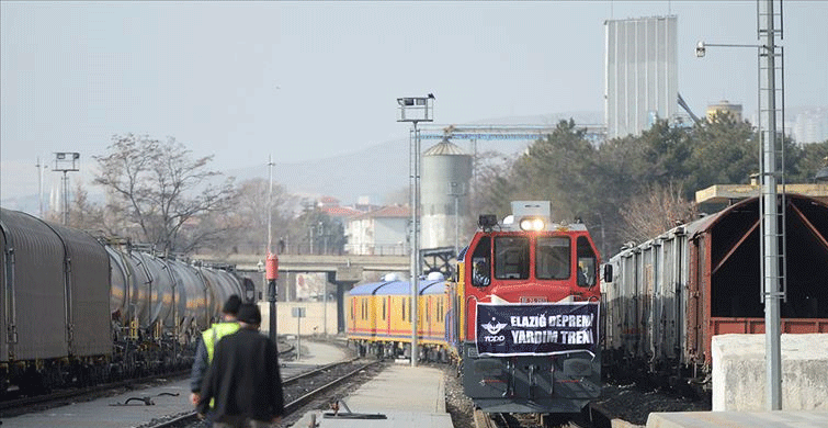 TCDD'den Depremin Vurduğu Elazığ'a Yardım