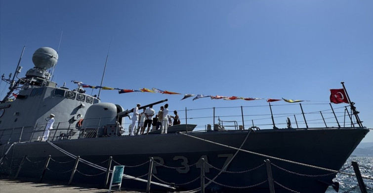 TCG Fırtına Hücumbotu Kocaeli'de ziyarete açıldı