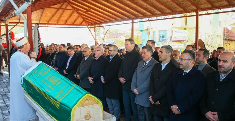 TCMB Başkanı Fatih Karahan'ın Annesi Uşak'ta Defnedildi