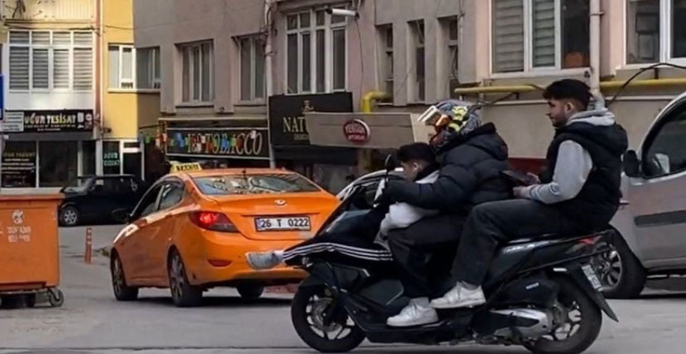 Tehlikeli Motosiklet Yolculuğu: Üç Genç Hayatı Riski Girdi