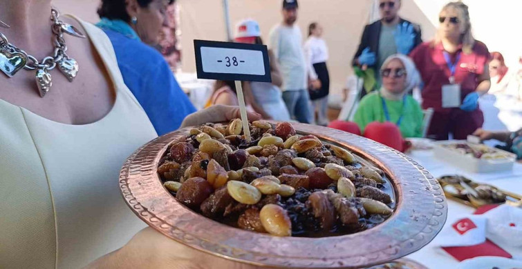 Tekirdağ kiraz festivalinde kirazlı lezzetler kıyasıya yarıştı