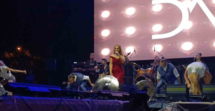 Tekirdağ Kiraz Festivali'nde Sakiler ve Demet Akalın coşkusu