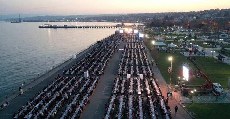 Tekirdağ'da 11 Bin Kişilik İftar Düzenlendi