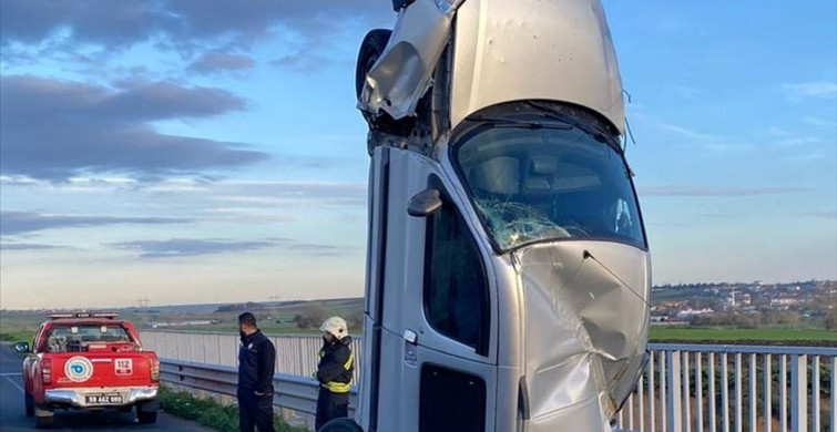 Tekirdağ'da Bariyere Çarpan Araçta İki Yaralı
