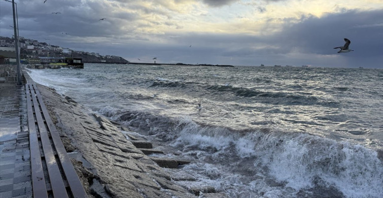 Tekirdağ'da Deniz Ulaşımına Lodos Engeli