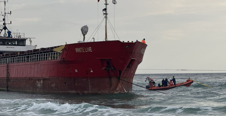 Tekirdağ'da Karaya Oturan Kuru Yük Gemisi Kurtarıldı