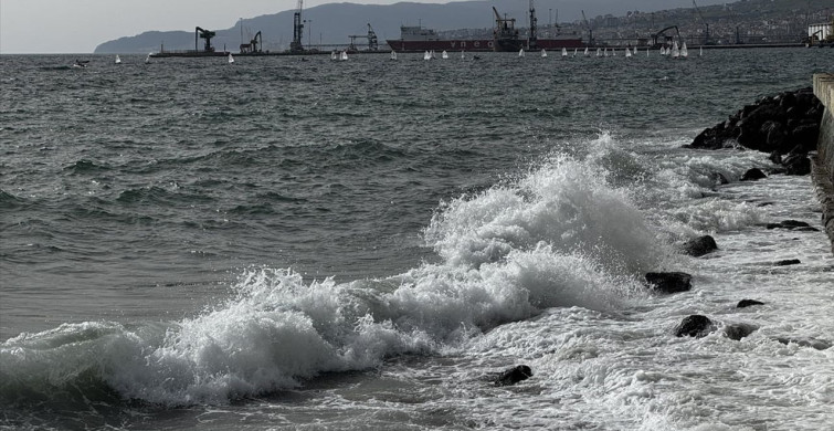 Tekirdağ'da Lodos Deniz Ulaşımını Etkiliyor