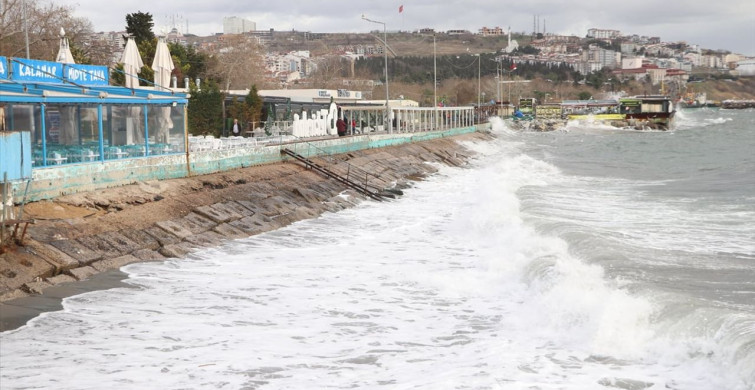 Tekirdağ'da Lodos, Deniz Ulaşımını Olumsuz Etkiliyor