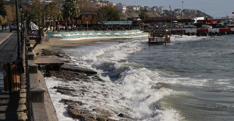 Tekirdağ'da Lodos Deniz Ulaşımını Olumsuz Etkiliyor