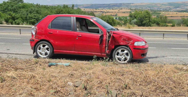 Tekirdağ'da minibüs ile otomobil çarpıştı, ucuz atlatıldı