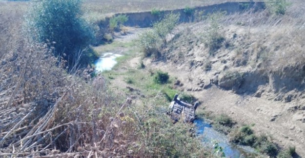 Tekirdağ’da Otomobil Dereye Uçtu