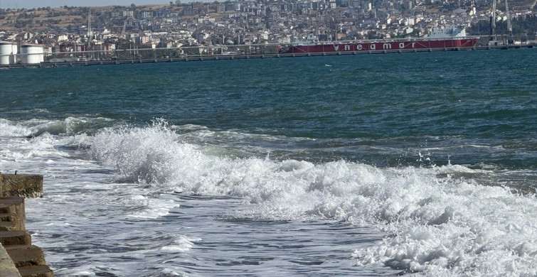 Tekirdağ'da Poyraz Deniz Ulaşımını Aksatıyor