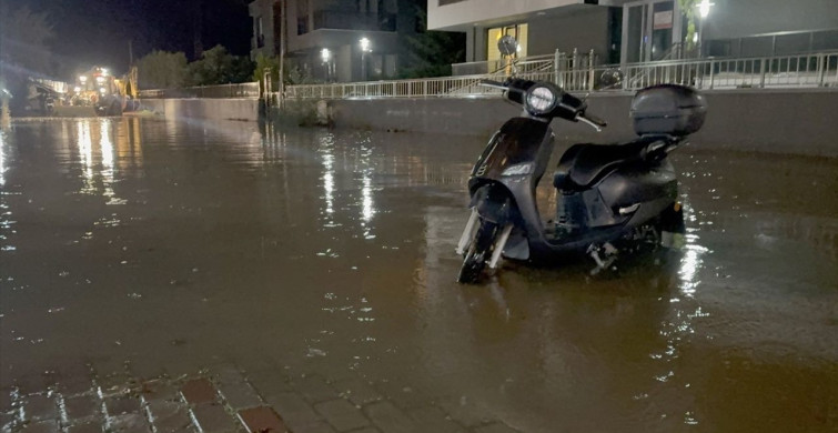 Tekirdağ'da Sağanak Yağışlar Su Baskınlarına Yol Açtı Tekirdağ'da Sağanak Yağışlar Su Baskınlarına Yol Açtı