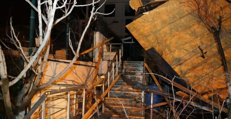 Tekirdağ'da Şiddetli Rüzgar Çatıları Uçurdu