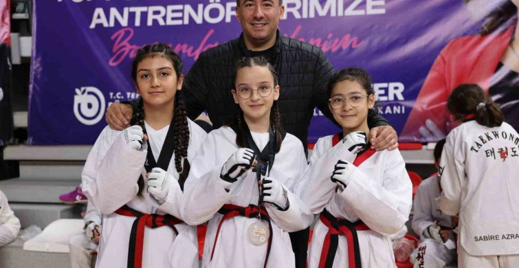 Tekirdağ'da Taekwondo Coşkusu: 365 Sporcu Yarıştı