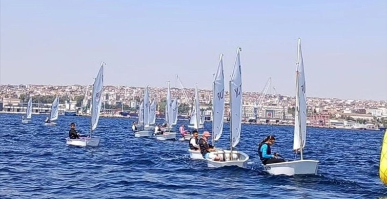 Tekirdağ'da Zafer Kupası Yelken Yarışları Devam Ediyor