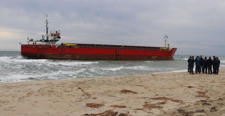 Tekirdağ'daki Kuru Yük Gemisi Kurtarma Çalışmaları Devam Ediyor