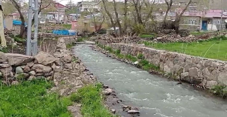 Tekman'da Dere Yatağına Düşen Çocuk Boğuldu