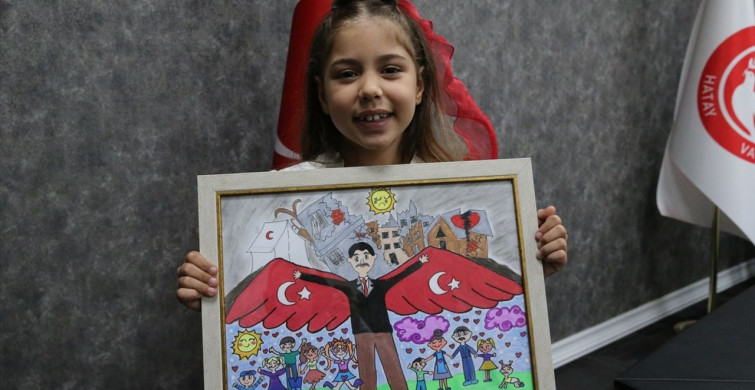 TEKNOFEST Mavi Vatan'da Kırılma Noktası: 8 Yaşındaki Asya Alyanak'a Takdir Plaketi