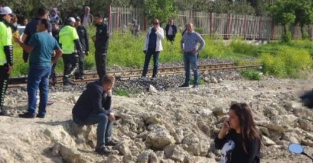 Telefonla Konuşan Adama Tren Çarptı! Talihsiz Adam Olay Yerinde Hayatını Kaybetti