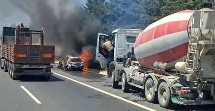 Tem Kumburgaz'da seyir halindeki araçta yangın