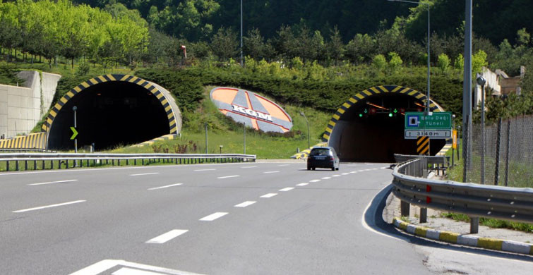 TEM Yolunda Bu Bayram Kısıtlama Nedeniyle Trafik Olmadı