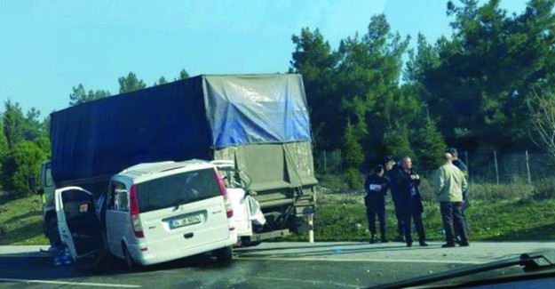TEM'de Kaza! Trafik Felç Oldu
