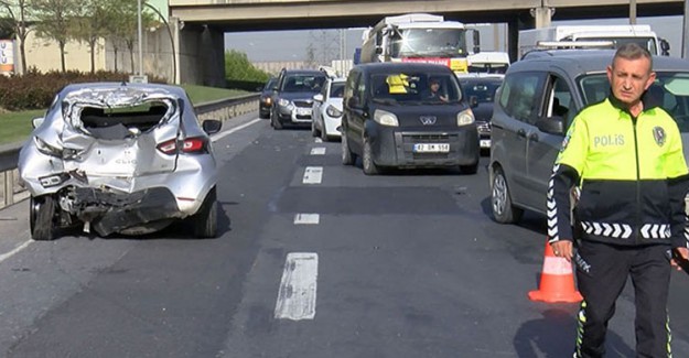 TEM'de Zincirleme Kaza: Trafik Durdu