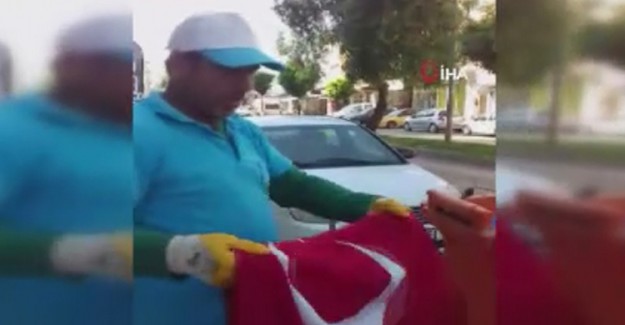 Temizlik İşçisi Çöpte Gördüğü Türk Bayrağını Öpüp Cebine Soktu