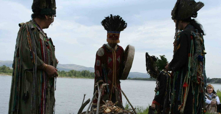 Tengri nedir, ne demektir? Gök Tanrı inancı Tengricilik hakkında bilgiler