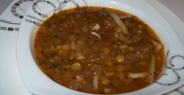Terbiyeli Erişteli Yeşil Mercimek Çorbası