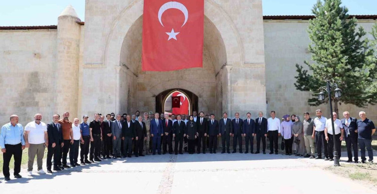 Tercan'da 15 Temmuz fotoğraf sergisi açıldı