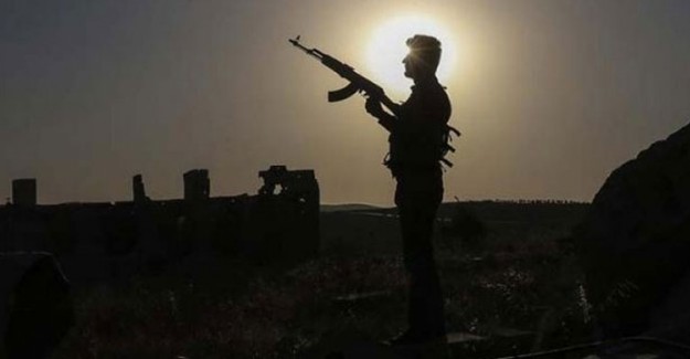 Teröristler İki Köylüyü Araçlarını Yakarak Öldürdü!