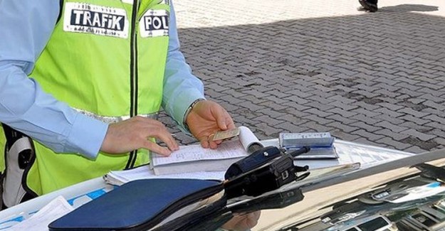 Ters Yönde İlerleyen Sürücü Trafikte Zor Anlar Yaşattı