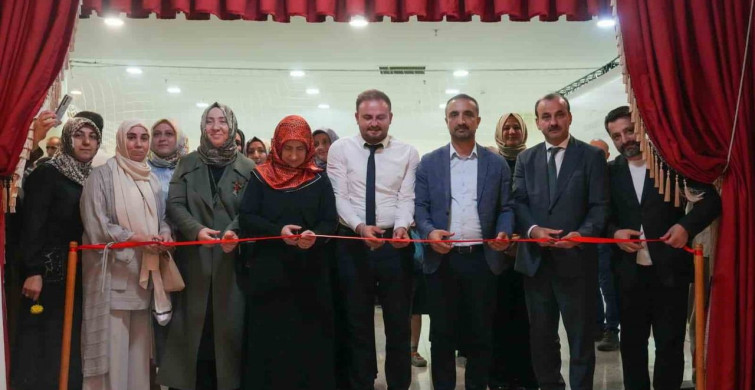 Tezhip sergisi sanatseverlerle buluştu