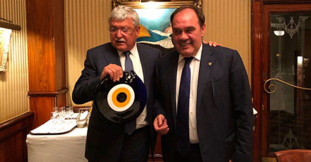 TFF Başkanı Demirören'den, Macaristan Futbol Federasyonuna Ziyaret! 