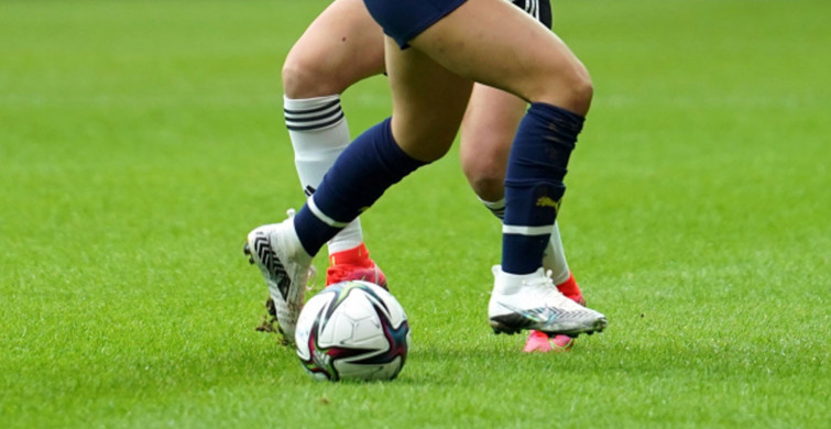 TFF Kadınlar 3. Futbol Ligi'nde Rusumat -4 Gençlik ve Adana 01 takımlar arasında oynanan karşılaşmada erkek oyuncu krizi çıktı!