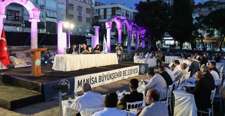 Thyateira Antik Kenti'nde Manisa Büyükşehir Meclisi Toplantısı Yapıldı