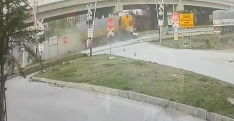 Tır Otomobile Çarptı: 1 Kayıp