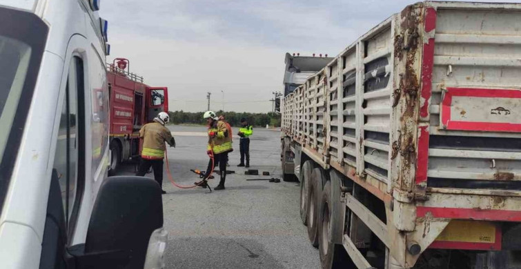 Tır Şoförü Kendi Aracında Kaza Sonucu Hayatını Kaybetti