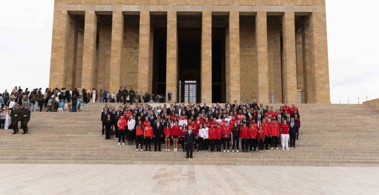 TMOK Başkanı Veli Ozan Çakır Anıtkabir'i Ziyaret Etti