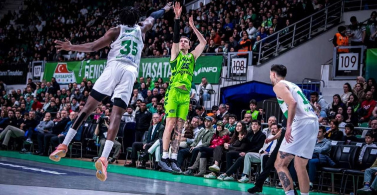 TOFAŞ, Bursaspor Basketbol'u Uzatmada Yenerek Zaferini Elde Etti