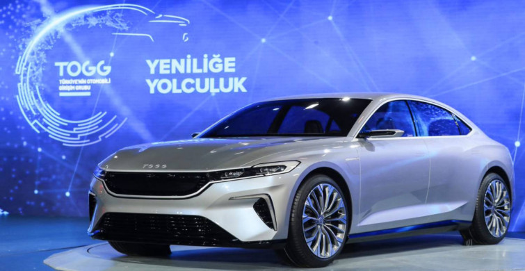 Togg’un yeni modeli sahneye çıktı: T10S sedan aracı büyük ilgi gördü