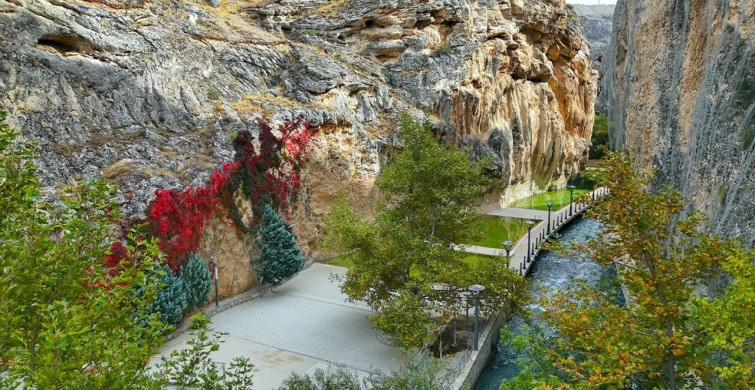 Tohma Kanyonu'nda Sonbahar Güzelliği