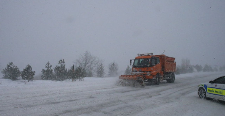 Tokat-Sivas Kara Yolunda Kar Yağışı Etkili