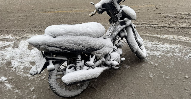 Tokat-Sivas Karayolunda Kar Yağışı Etkisini Gösteriyor