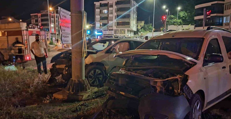 Tokat'ın Niksar ilçesinde zincirleme trafik kazası: 5 yaralı