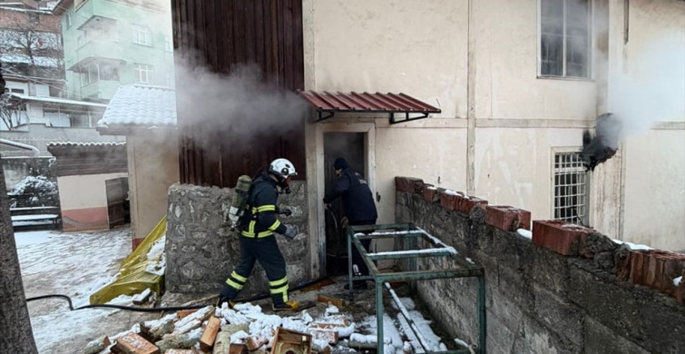 Tokat'ta Camide Yangın Çıktı, Hasar Oluştu