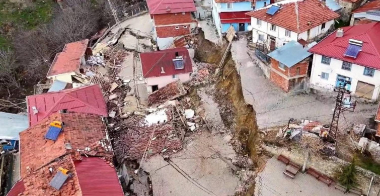 Tokat’ta heyelanlar köyü ikiye böldü: Felaketin boyutu havadan görüntülendi