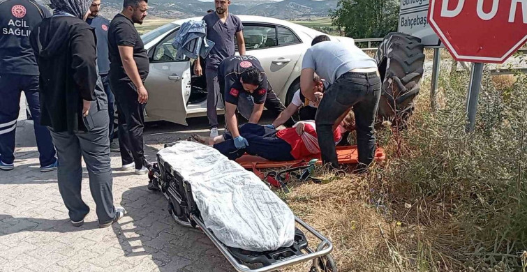 Tokat'ta iki otomobil kafa kafaya çarpıştı: 2 yaralı